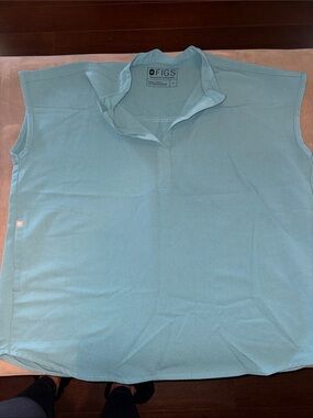 FIGS Women’s Sleeveless Polo Top